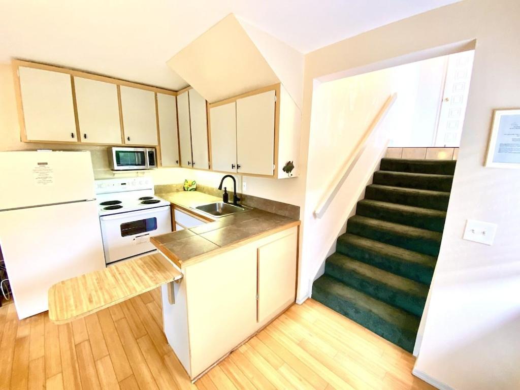 Charming 1 Bedroom Beach Condo Prime Location Great Value Pahala ภายนอก รูปภาพ